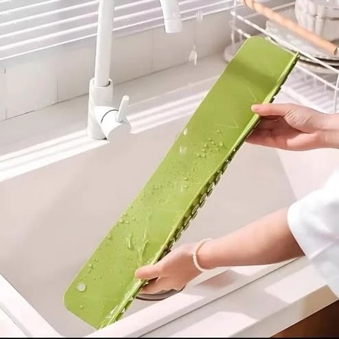 Silicone Sink   Splash Guard with Suction Cup Pool Kitchen Supplies Water Baffle Bar Oil-Proof Sink Organizer